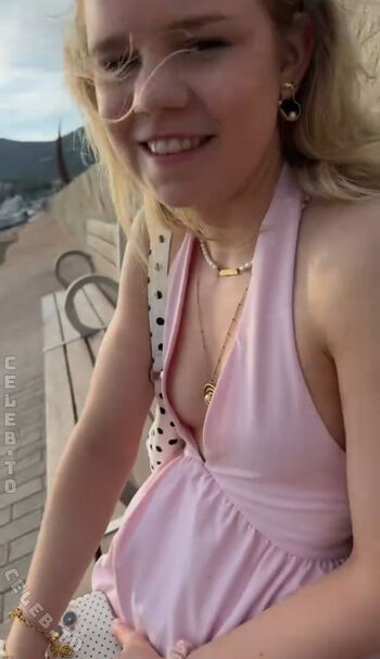Full leaked Lea peach private photo