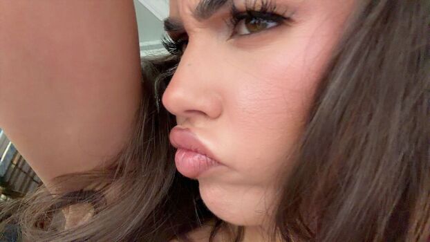 Full leaked Leah halton page private onlyfans photo