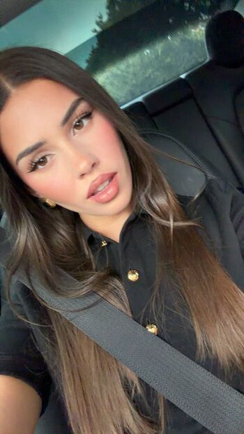 Full leaked Leah halton page private onlyfans photo