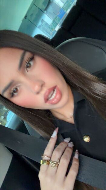 Full leaked Leah halton page private onlyfans photo