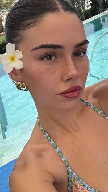 Full leaked Leah halton page private onlyfans photo