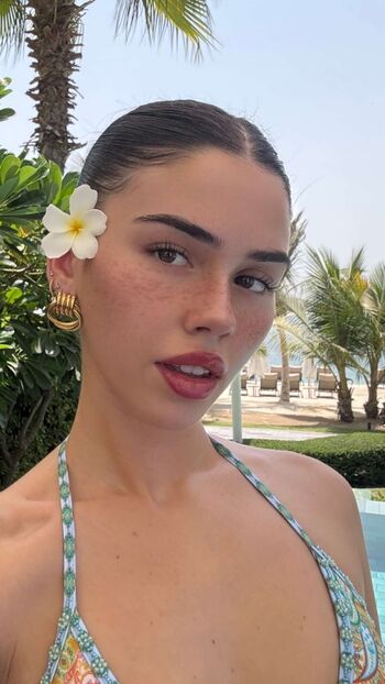 Full leaked Leah halton page private onlyfans photo