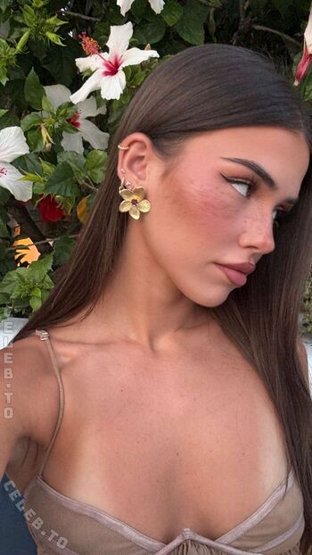 Full leaked Leah halton page private onlyfans photo