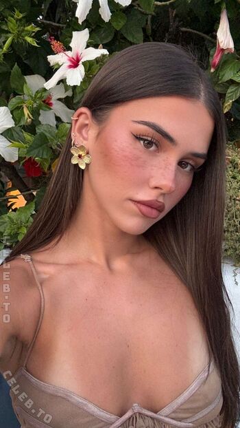 Full leaked Leah halton page private onlyfans photo