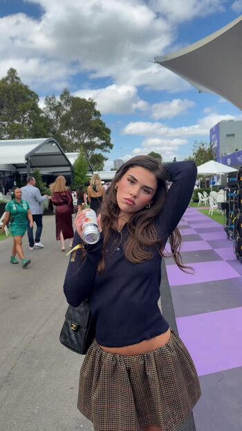 Full leaked Leah halton page private onlyfans photo