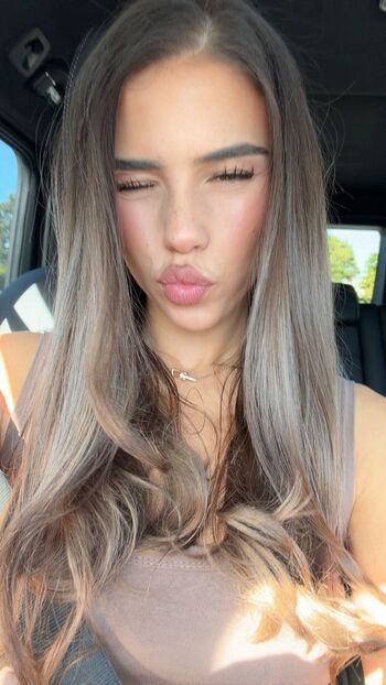 Full leaked Leah halton page private onlyfans photo