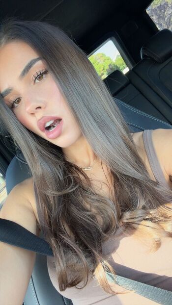 Full leaked Leah halton page private onlyfans photo