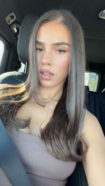 Full leaked Leah halton page private onlyfans photo