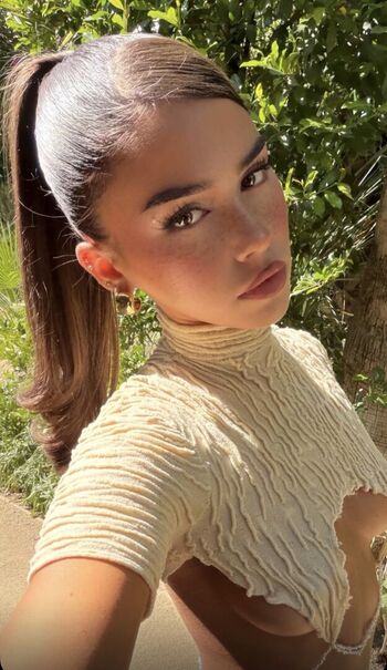 Full leaked Leah halton page private onlyfans photo