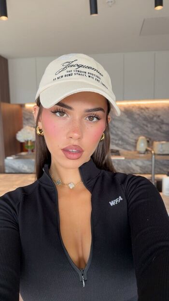 Full leaked Leah halton page private photo