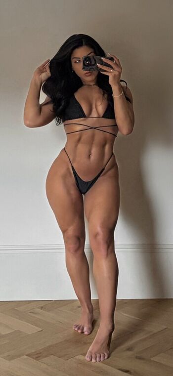 Full leaked Leah shutkever private onlyfans photo