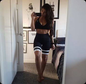 Full leaked Leah shutkever private onlyfans photo