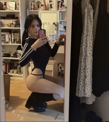 Full leaked Leahbunnyy private photo