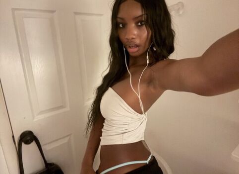 leahhalton_