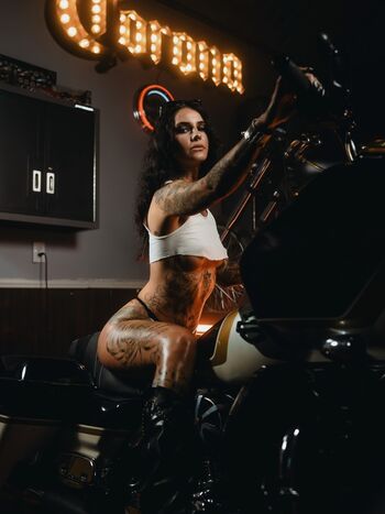Full leaked Leahmsharp private photo