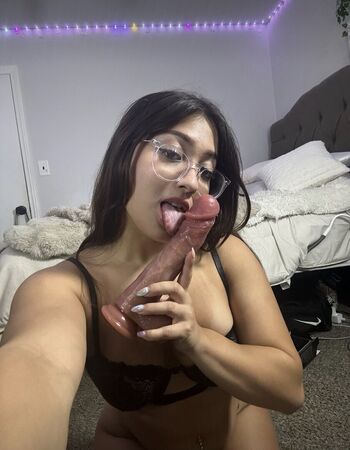 Full leaked Leahsky private onlyfans photo
