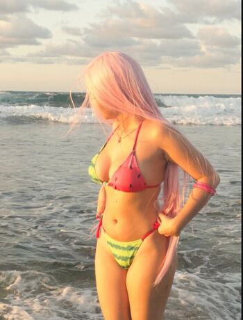 Full leaked Leakeshiaaa private onlyfans photo