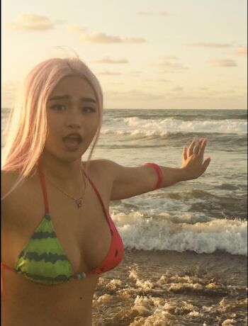 Full leaked Leakeshiaaa private onlyfans photo