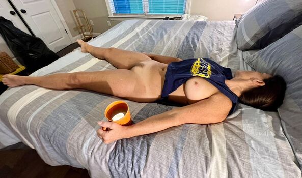 Full leaked Leavesomefuzzplease private onlyfans photo