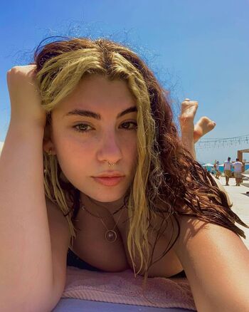 Full leaked Lebanese girls  page private onlyfans photo