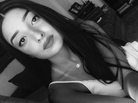 Full leaked Lebanese girls private onlyfans photo