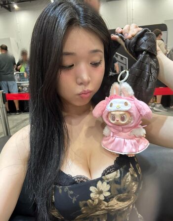 Lee Yeon Woo