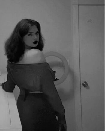 Full leaked Legallyspoodie private photo