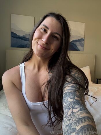 Full leaked Legsfordays private photo