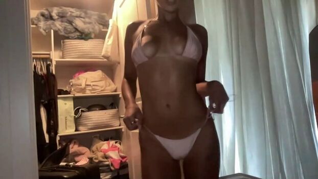 Full leaked Leia thorne private photo
