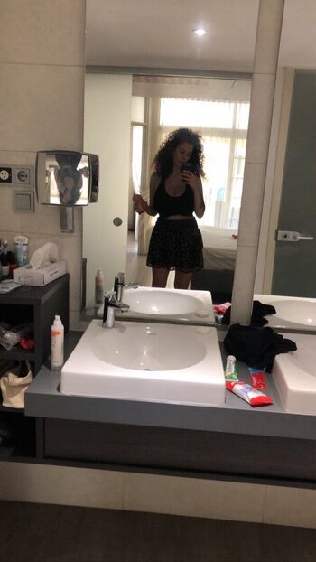 Full leaked Leila lowfire private photo