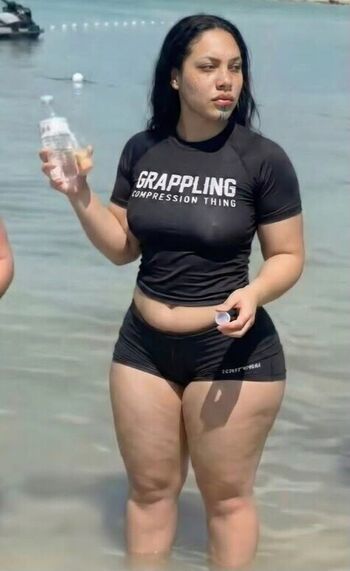 Full leaked Leilaemirateofficial private onlyfans photo