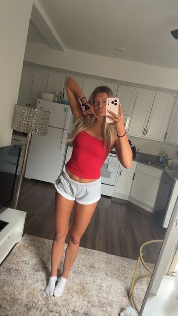 Full leaked Leilalovescash private photo