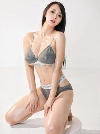 Full leaked Lelewu page private onlyfans photo