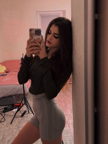 Full leaked Lelyamt private onlyfans photo