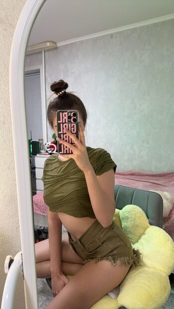 Full leaked Lelyamt private onlyfans photo