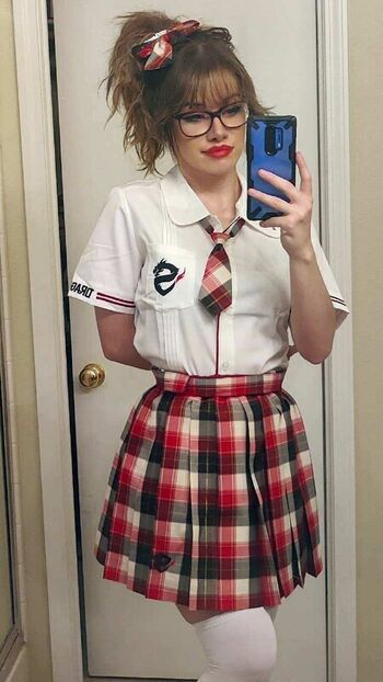 Full leaked Lemonkiwi private photo