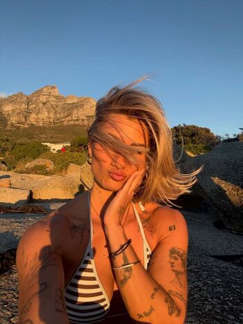 Full leaked Lena ajoy private onlyfans photo