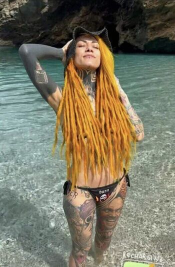 Full leaked Lena scissorhands private photo