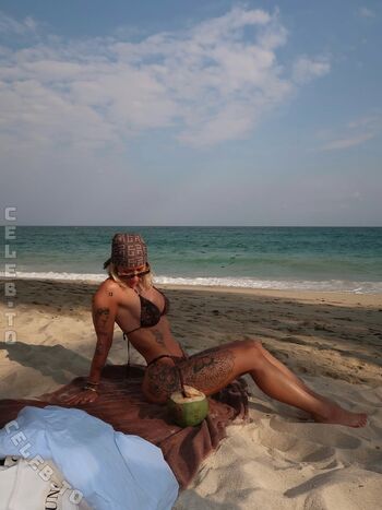 Full leaked Lenaajoy page private onlyfans photo