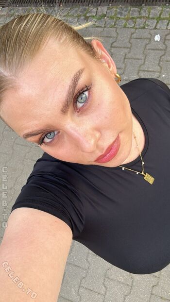 Full leaked Lenadenisee private onlyfans photo