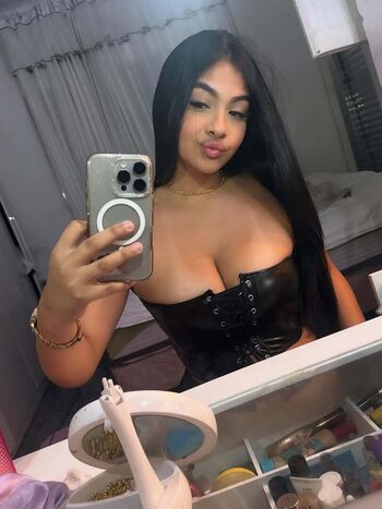 Full leaked Lenafarhat private onlyfans photo