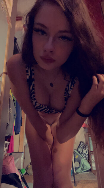 Full leaked Lenahoodrat private onlyfans photo