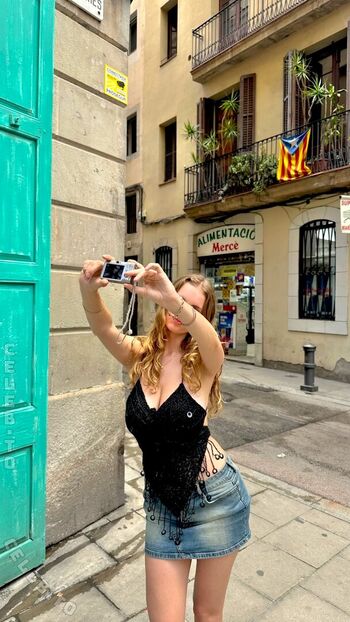 Full leaked Leni dnz private onlyfans photo