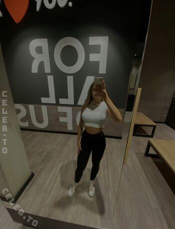 Full leaked Leni sfh private onlyfans photo