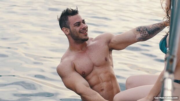 Full leaked Leo stronda private photo