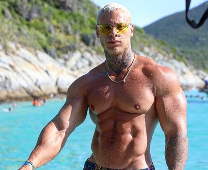 Full leaked Leo stronda private photo