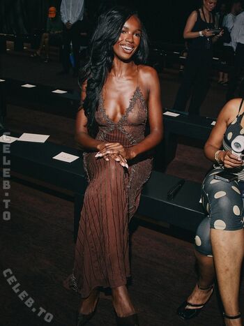 Full leaked Leomie anderson private photo