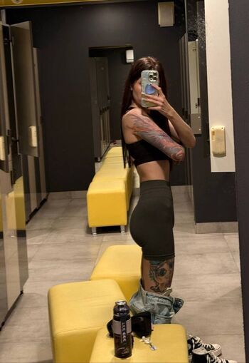 Full leaked Leonesan private onlyfans photo