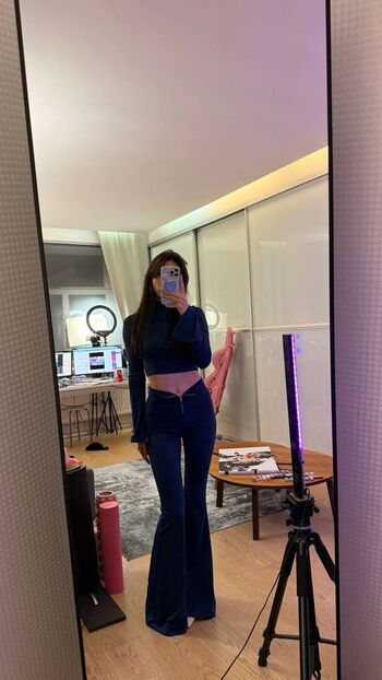 Full leaked Leonesan private onlyfans photo