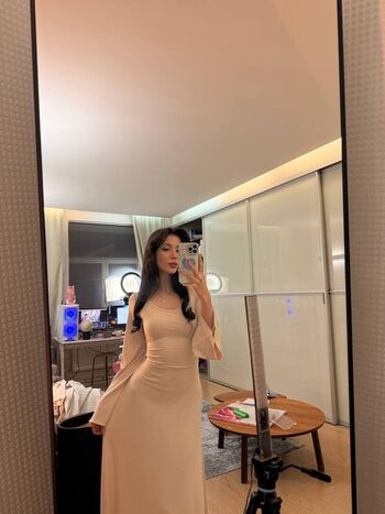 Full leaked Leonesan private onlyfans photo